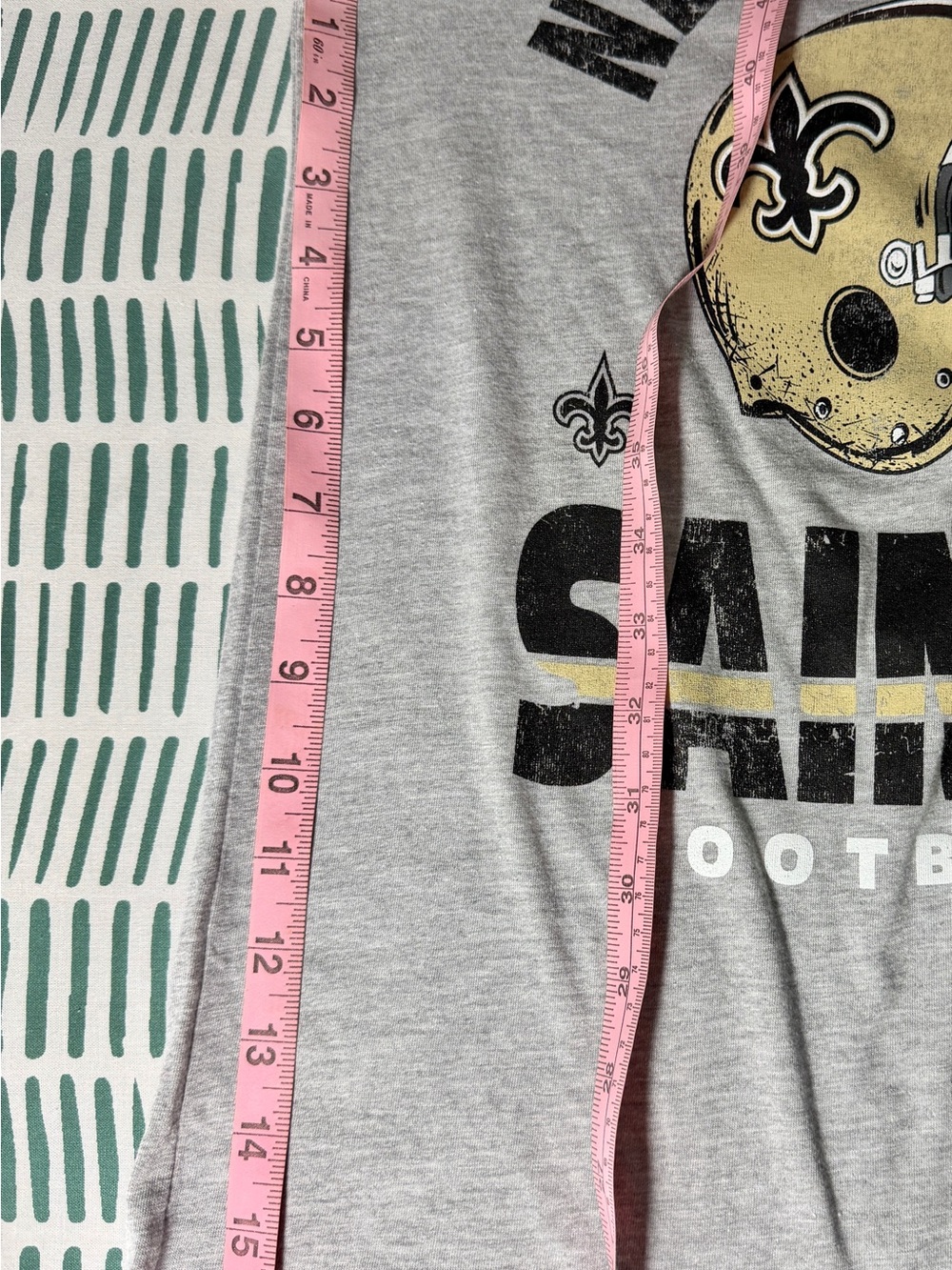 NFL New Orleans Saints Grey Long Sleeve Tee with Gold Helmet Graphic - Picture 4 of 6